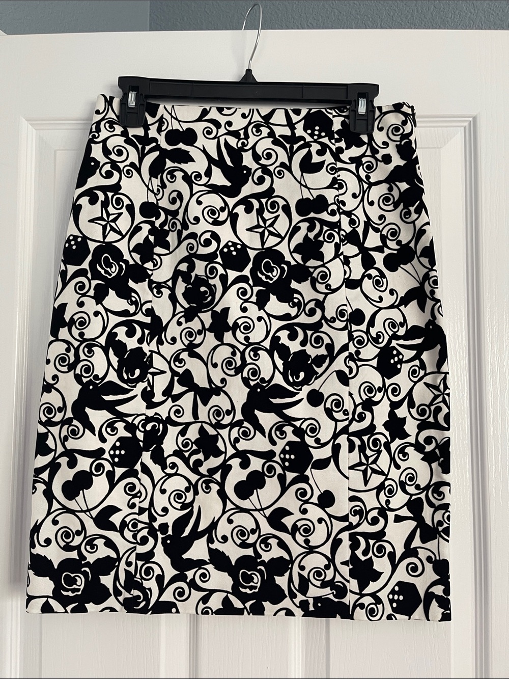 Love Moschino Black and White Scroll Floral Pencil Skirt